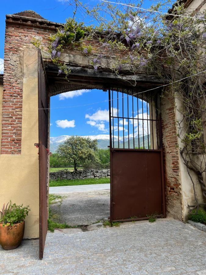 Posada Rural La Resinera La Adrada Exteriér fotografie