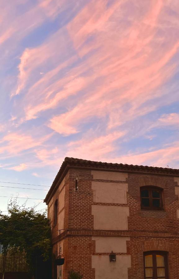Posada Rural La Resinera La Adrada Exteriér fotografie