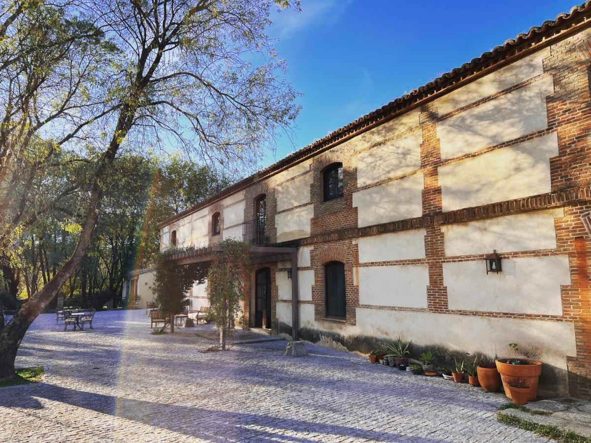 Posada Rural La Resinera La Adrada Exteriér fotografie